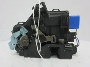 Foto de CERRADURA PUERTA DELANTERA IZQUIERDA SEAT TOLEDO (5P2) 1.9 TDI (105 CV / 77 KW) referencia 3D1837015 foto 6