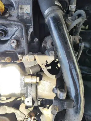 Foto de VALVULA AIRE ADICIONAL TOYOTA COROLLA (E11) 2.0 Turbodiesel CAT (90 CV / 66 KW)