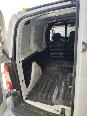 Foto de GOMAS CONTORNO PUERTA CITROEN BERLINGO FURGÓN 1.6 Blue-HDI FAP (99 CV / 73 KW)