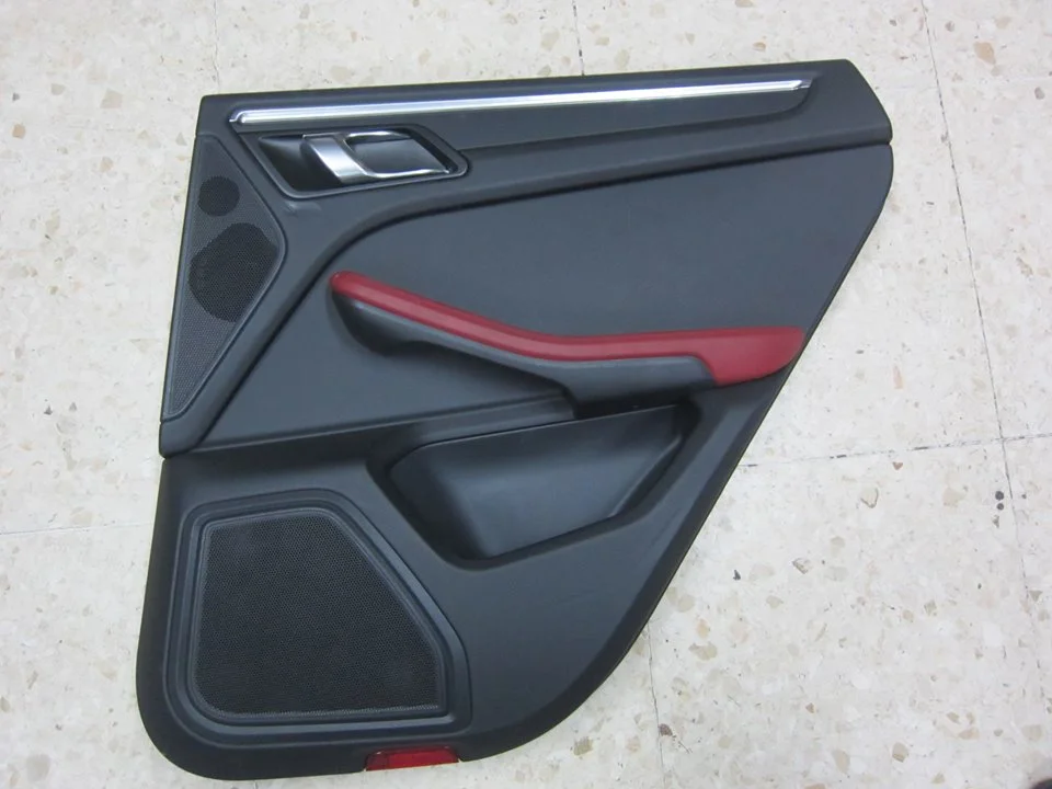 Foto de GUARNECIDO PUERTA TRASERA DERECHA PORSCHE MACAN (95BA) referencia 95B867212