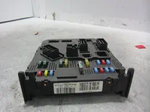 Foto de CAJA RELES / FUSIBLES PEUGEOT 407 2.0 16V CAT (136 CV / 100 KW) referencia 9655708480 foto 6