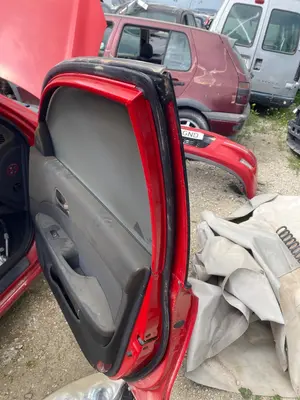 Foto de GOMAS CONTORNO PUERTA HYUNDAI I30 (FD) 1.6 CRDi CAT (116 CV / 85 KW)
