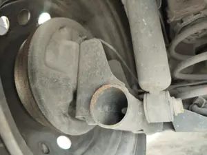 Foto de MANGUETA TRASERA IZQUIERDA RENAULT CLIO III 1.5 dCi Diesel CAT (86 CV / 63 KW)