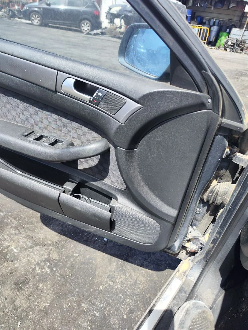 Foto de CENTRALITA CONFORT AUDI A6 BERLINA (4B2) 2.5 V6 24V TDI (180 CV / 132 KW)