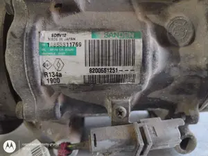 Foto de COMPRESOR AIRE ACONDICIONADO RENAULT CLIO III 1.5 dCi Diesel CAT (86 CV / 63 KW) referencia 8200651251 foto 2