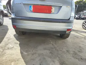 Foto de PARAGOLPES TRASERO FORD FOCUS BERLINA (CAP) 1.8 TDCi Turbodiesel CAT (116 CV / 85 KW)