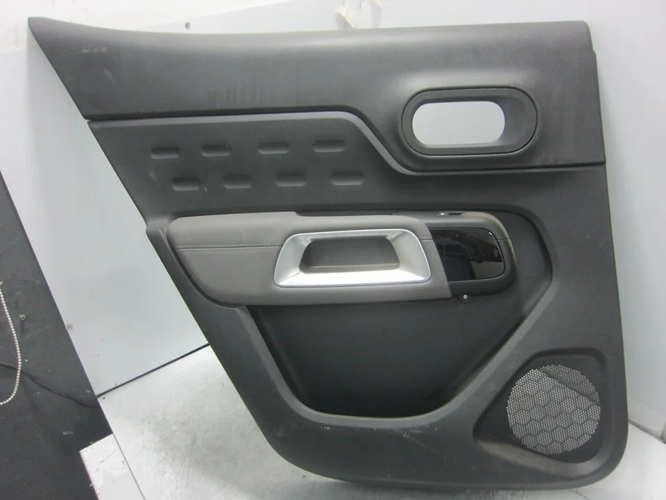 Foto de GUARNECIDO PUERTA TRASERA IZQUIERDA CITROEN C5 AIRCROSS 1.2 12V e-THP / PureTech (131 CV / 96 KW) referencia 98250212YC
