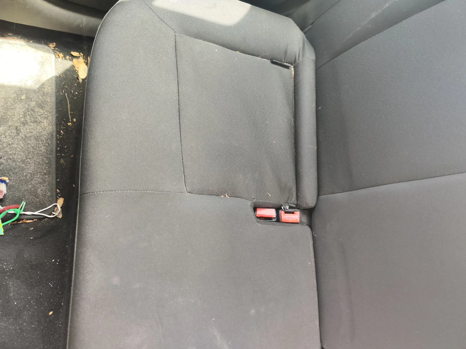 Foto de ENGANCHE CINTURON TRASERO DERECHO RENAULT CLIO III 1.2 16V (75 CV / 55 KW)