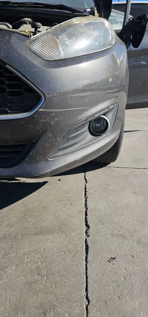 Foto de FARO ANTINIEBLA DERECHO FORD FIESTA (CNN) 1.25 16V CAT (82 CV / 60 KW)