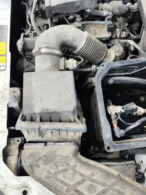 Foto de CAJA FILTRO AIRE LAND ROVER RANGE ROVER EVOQUE 2.0 Td4 CAT (150 CV / 110 KW)