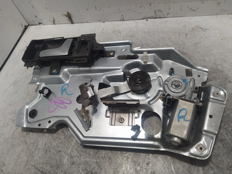 Foto de ELEVALUNAS TRASERO DERECHO CADILLAC SEVILLE 4.6 V8 CAT (299 CV / 220 KW)
