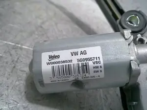 Foto de MOTOR LIMPIA TRASERO VOLKSWAGEN GOLF VII (5G1/BE1) 2.0 TDI (184 CV / 135 KW) referencia 5G0955711 foto 2