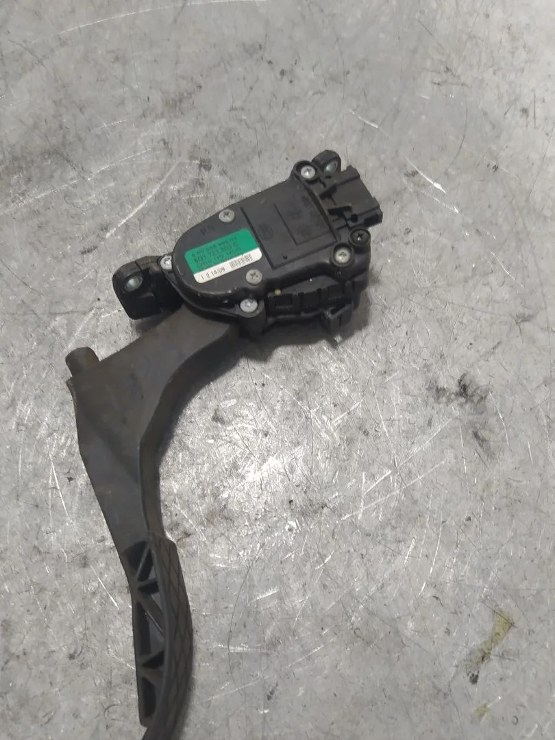 Foto de PEDAL ACELERADOR SEAT IBIZA BERLINA (6J5) 1.4 TDI (80 CV / 59 KW)