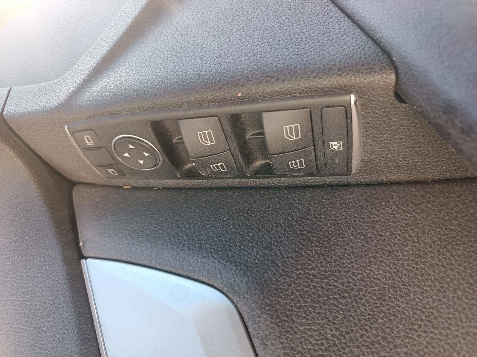 Foto de MANDO ELEVALUNAS DELANTERO IZQUIERDO MERCEDES-BENZ CLASE C (BM 204) BERLINA 3.0 V6 CAT (231 CV / 170 KW)