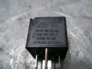 Foto de RELE AUDI A3 (8L) 1.9 TDI (101 CV / 74 KW) referencia 7M0951253A foto 3