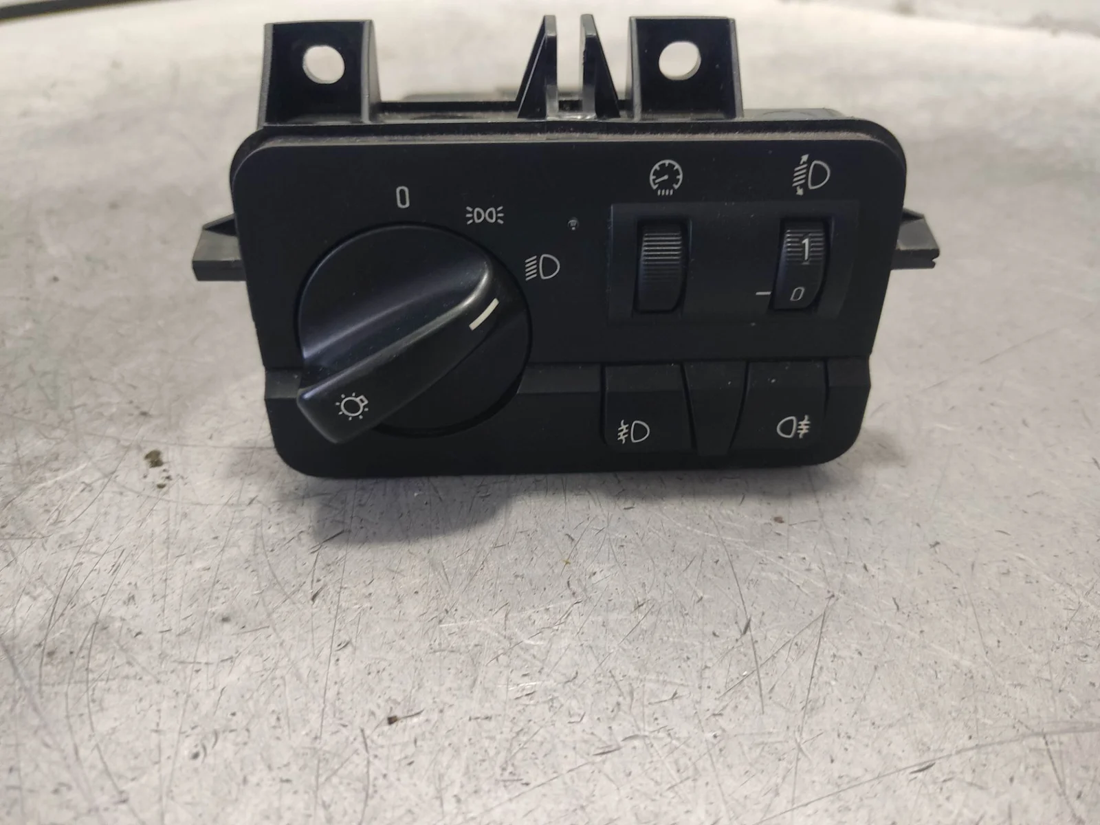Foto de MANDO LUCES BMW SERIE 3 BERLINA (E46) 3.0 24V Turbodiesel CAT (184 CV / 135 KW) referencia 6919829