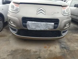 Foto de PARAGOLPES DELANTERO CITROEN C3 PICASSO 1.6 16V (120 CV / 88 KW) referencia 7401RQ