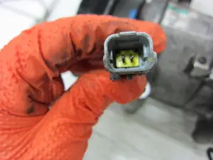 Foto de COMPRESOR AIRE ACONDICIONADO RENAULT CLIO III referencia 8200365787A foto 7