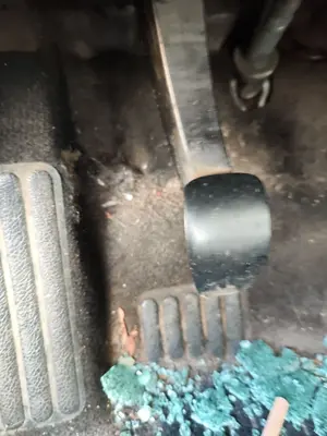 Foto de PEDAL EMBRAGUE RENAULT MEGANE II BERLINA 5P 1.5 dCi Diesel (101 CV / 74 KW)