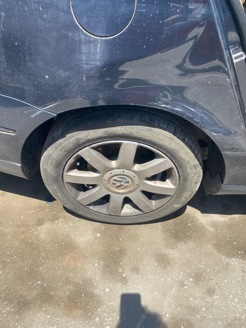 Foto de LLANTA VOLKSWAGEN PASSAT BERLINA (3C2) 2.0 TDI (140 CV / 103 KW) referencia 3C0601025AFFKZ
