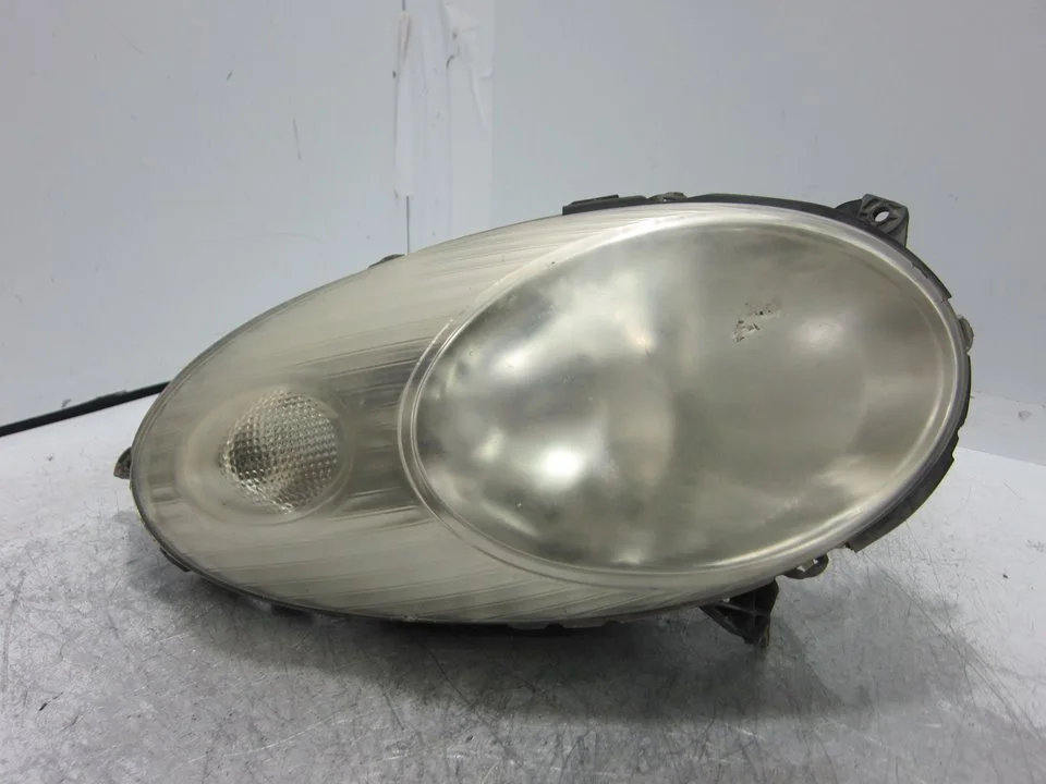 Foto de FARO DERECHO NISSAN MICRA (K12E) 1.2 CAT (80 CV / 59 KW) referencia 26010AX600