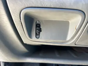 Foto de INTERRUPTOR RENAULT TRAFIC II FURGÓN 2.5 dCi Diesel CAT (135 CV / 99 KW)