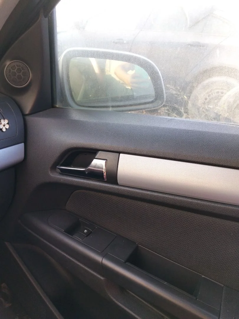 Foto de MANETA INTERIOR DELANTERA DERECHA OPEL ASTRA H BERLINA