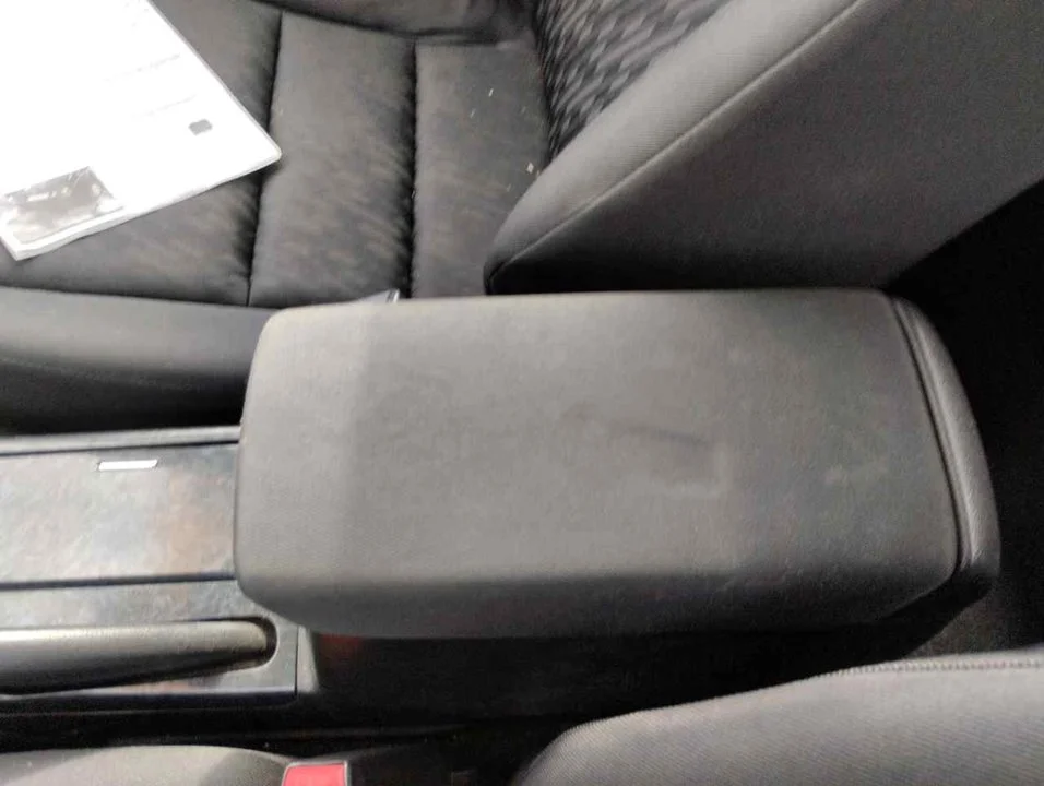 Foto de APOYABRAZOS CENTRAL HONDA ACCORD BERLINA (CL/CN) 2.0 VTEC CAT (155 CV / 114 KW)