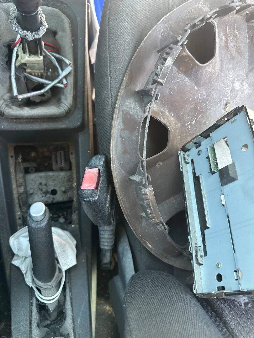 Foto de ENGANCHE CINTURON DELANTERO DERECHO OPEL MERIVA 1.6 16V (101 CV / 74 KW)