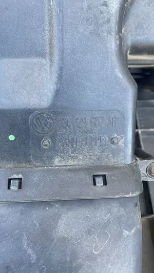 Foto de TAPA MOTOR AUDI A4 ALLROAD QUATTRO (8KH) referencia 03C129607N foto 2