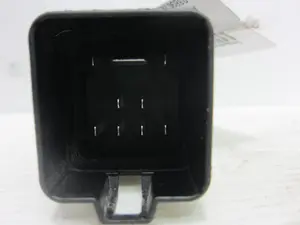 Foto de RELE AUDI A4 AVANT (8W5) referencia 038907281D foto 4