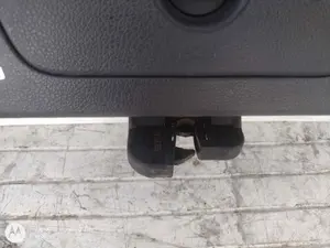 Foto de CERRADURA MALETERO / PORTON VOLKSWAGEN GOLF VII (5G1/BE1) 2.0 TDI (184 CV / 135 KW) foto 3