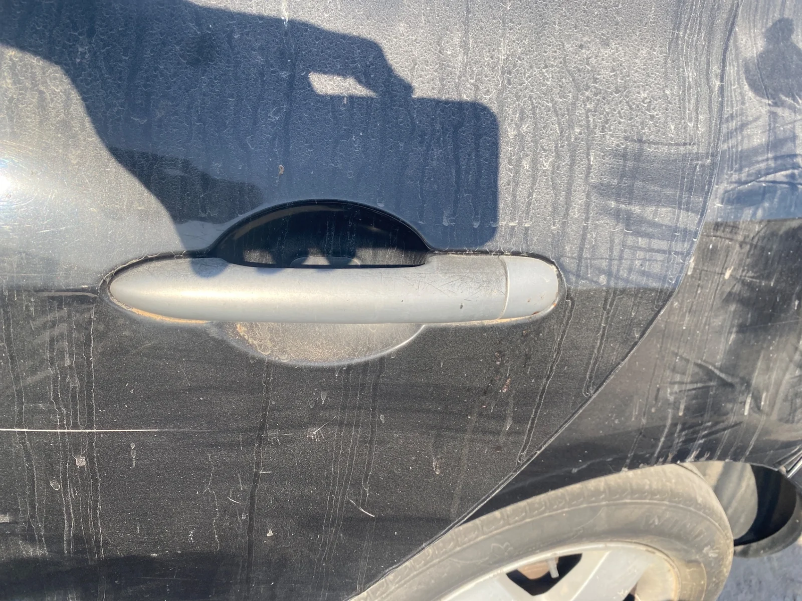 Foto de MANETA EXTERIOR TRASERA IZQUIERDA RENAULT CLIO III 1.2 16V (75 CV / 55 KW) referencia 7701478161