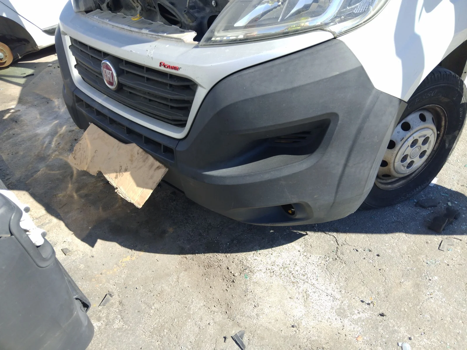 Foto de PARAGOLPES DELANTERO FIAT DUCATO 3 MAXI FURGÓN TS 35 (295) 2.3 JTD CAT (131 CV / 96 KW) referencia 735794028