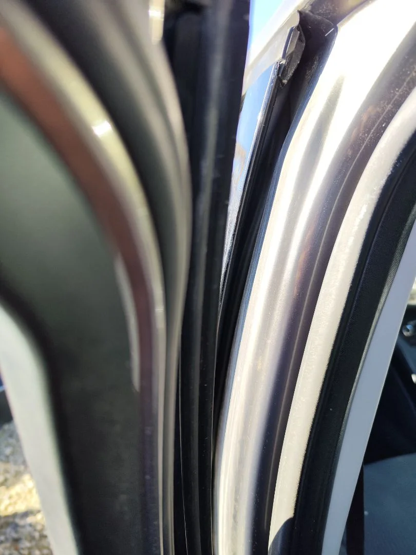 Foto de GOMAS CONTORNO PUERTA FORD C-MAX (CB7) 1.6 TDCi CAT (116 CV / 85 KW)