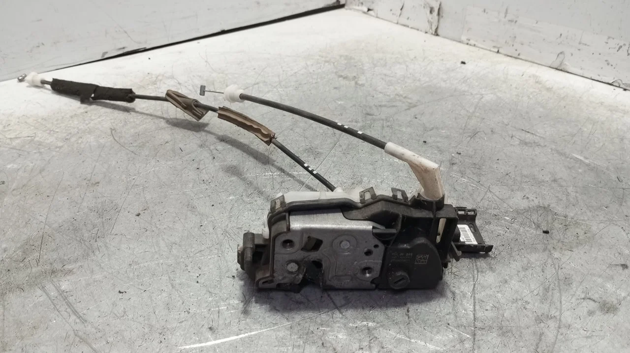 Foto de CERRADURA PUERTA TRASERA DERECHA CITROEN C3 1.0 VTi (68 CV / 50 KW) referencia A04997