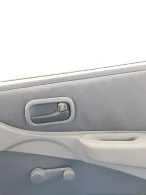 Foto de MANETA INTERIOR TRASERA DERECHA NISSAN ALMERA TINO (V10M) 1.8 16V CAT (114 CV / 84 KW) referencia 80670BN800