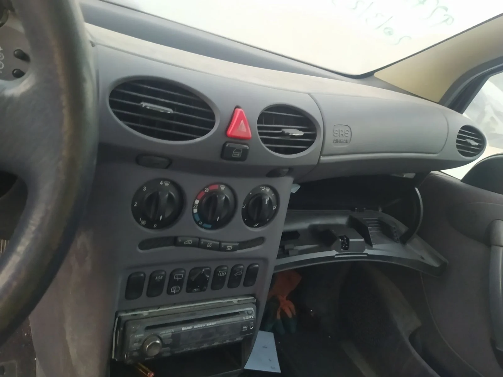 Foto de CALEFACCION ENTERA NORMAL MERCEDES-BENZ CLASE A (BM 168) 1.4 CAT (82 CV / 60 KW)
