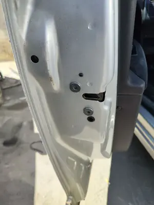 Foto de CERRADURA PUERTA DELANTERA IZQUIERDA CITROEN C4 BERLINA 1.6 16V HDi (90 CV / 66 KW) referencia 9135FA