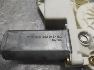 Foto de ELEVALUNAS TRASERO DERECHO TOYOTA COROLLA (E12) 1.6 16V (110 CV / 81 KW) referencia 992045100 foto 2