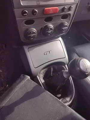 Foto de CENICERO ALFA ROMEO GT (125) 1.9 JTD (M) 16V CAT (150 CV / 110 KW)