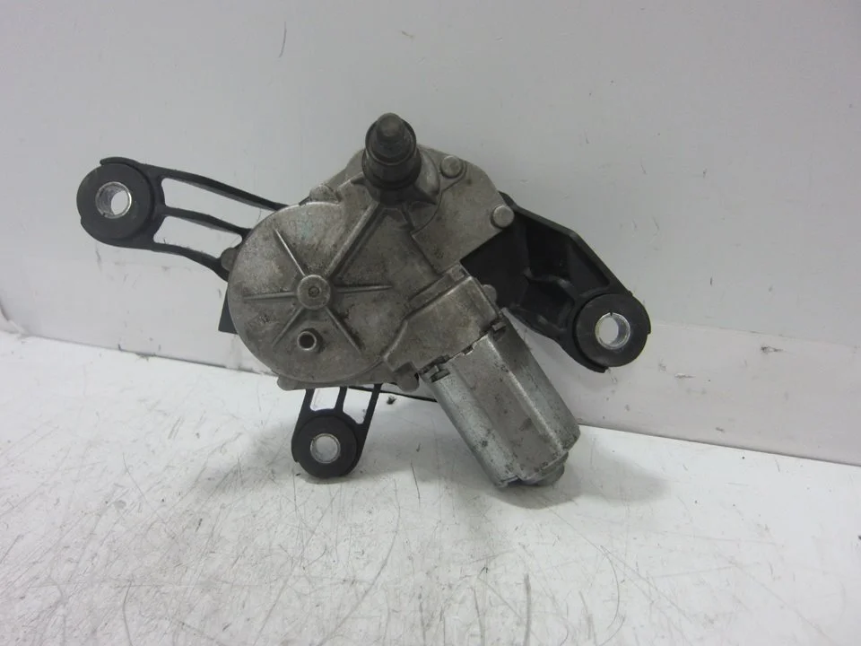 Foto de MOTOR LIMPIA TRASERO OPEL ASTRA H BERLINA 1.7 16V CDTI (101 CV / 74 KW) referencia 13105981