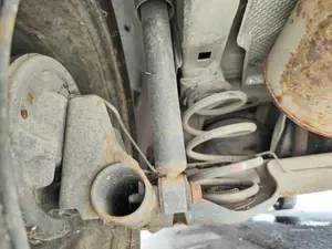 Foto de AMORTIGUADOR TRASERO IZQUIERDO RENAULT CLIO III 1.2 16V (75 CV / 55 KW)