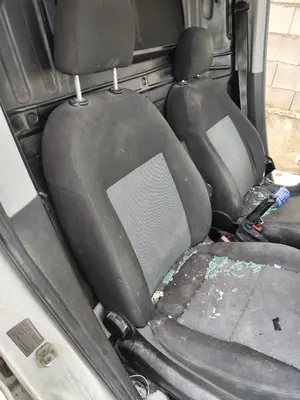 Foto de ASIENTO DELANTERO DERECHO FIAT II DOBLÒ (263) CARGO 1.6 JTDM 16V CAT (105 CV / 77 KW) foto 2