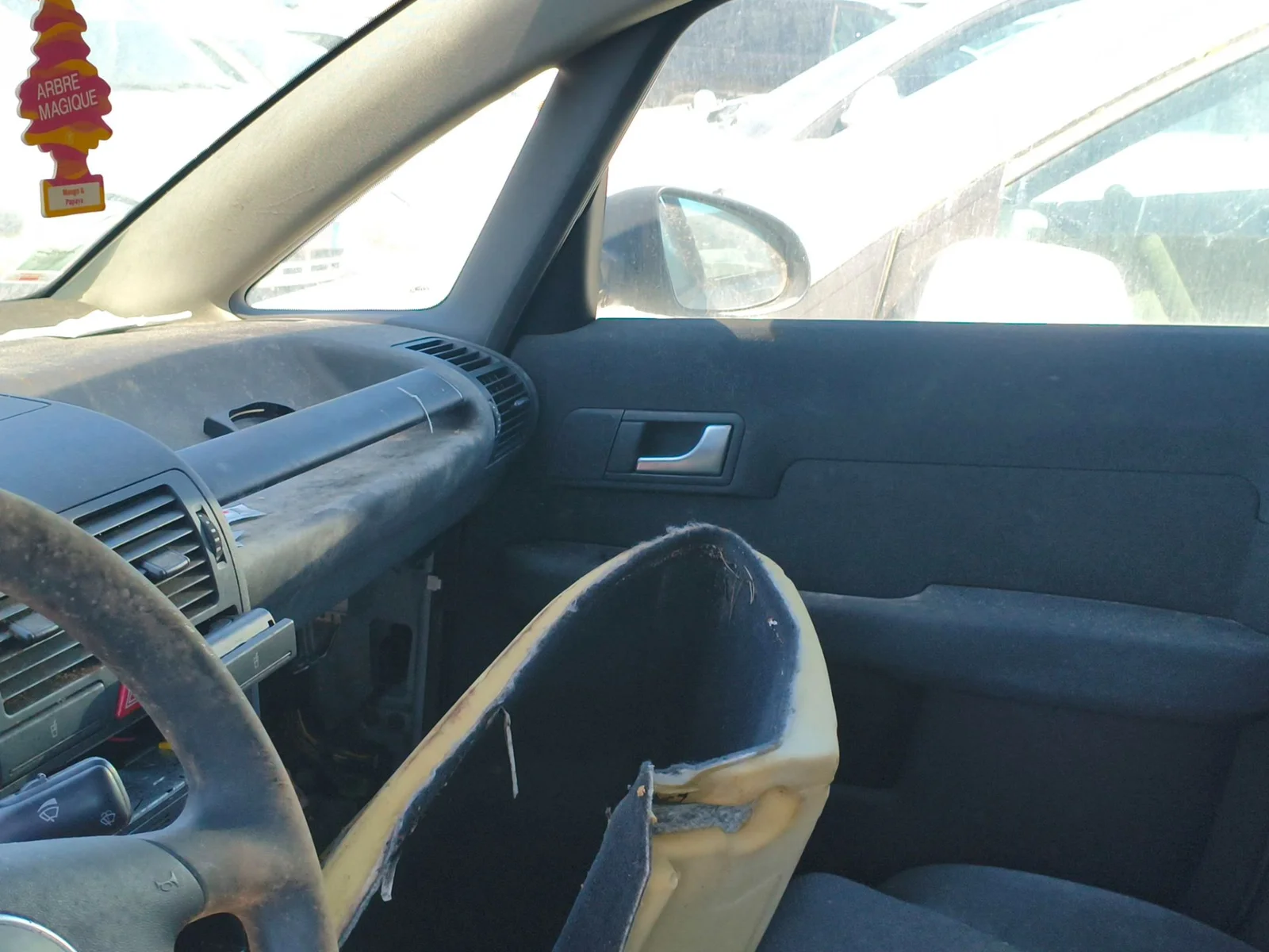 Foto de MANETA INTERIOR DELANTERA DERECHA AUDI A2 (8Z) 1.4 TDI (75 CV / 55 KW) referencia 8Z0837020C FKZ