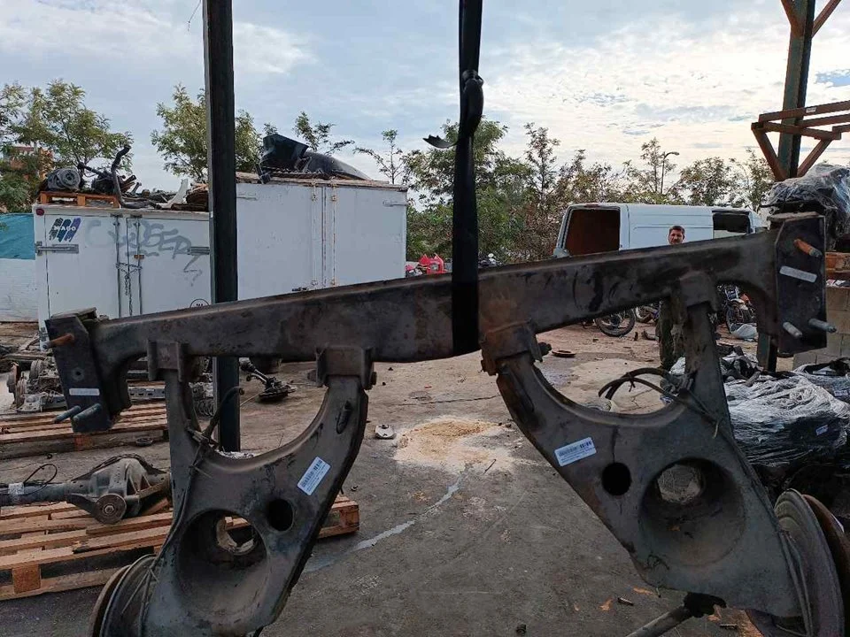 Foto de PUENTE TRASERO PEUGEOT 504 2.0 (106 CV / 78 KW)