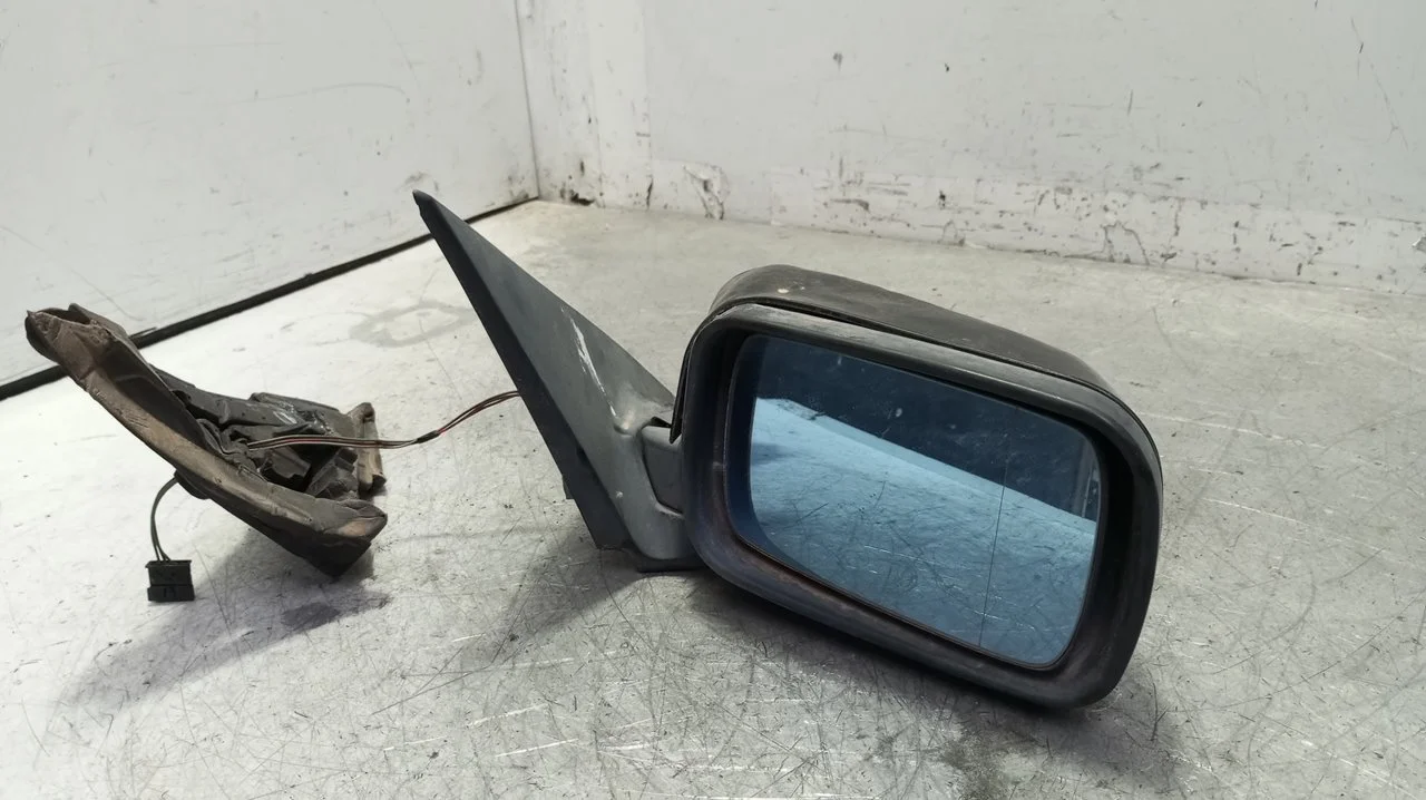 Foto de RETROVISOR DERECHO BMW SERIE 3 BERLINA (E46) 2.0 16V Diesel CAT (150 CV / 110 KW) referencia 42492