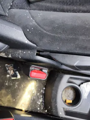 Foto de ENGANCHE CINTURON DELANTERO IZQUIERDO CITROEN GRAND C4 PICASSO 1.6 16V HDi FAP (109 CV / 80 KW)