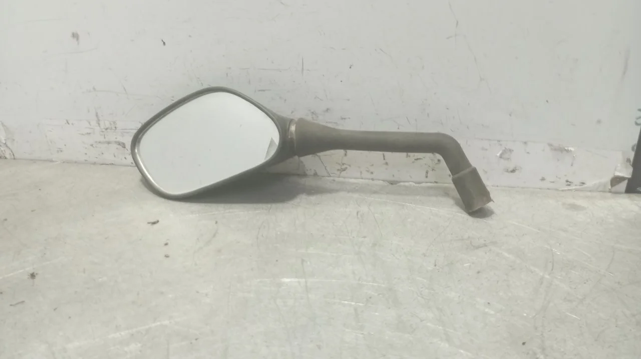 Foto de RETROVISOR IZQUIERDO YAMAHA X-MAX 125 referencia E9001327