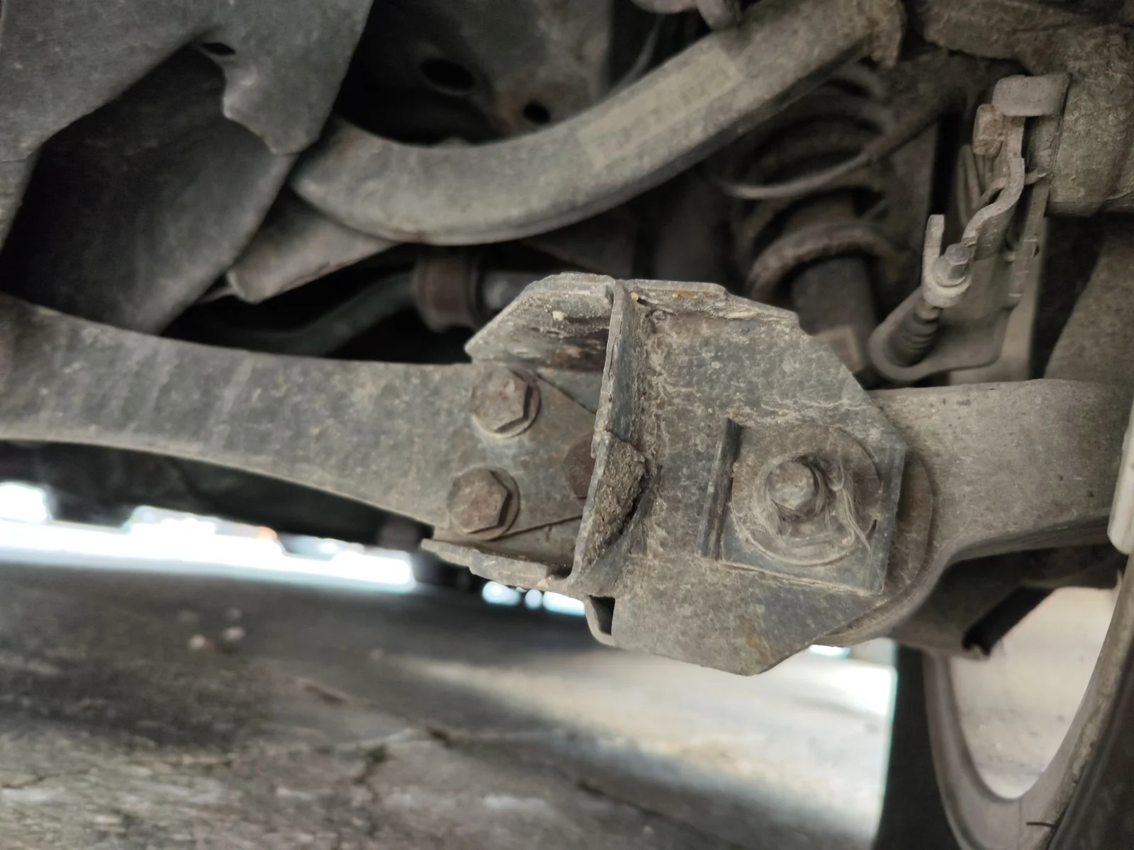 Foto de BARRA ESTABILIZADORA TRASERA ALFA ROMEO 159 (140) 1.9 JTD (M) 16V CAT (150 CV / 110 KW) referencia 51795519
